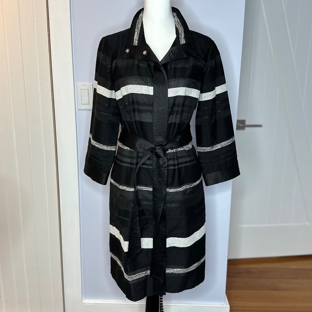 Per Se Black & White striped spring blazer. Lightweight, belt. Size 8. Like new!